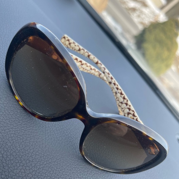 Coach sunglasses 😎 - Picture 2 of 5